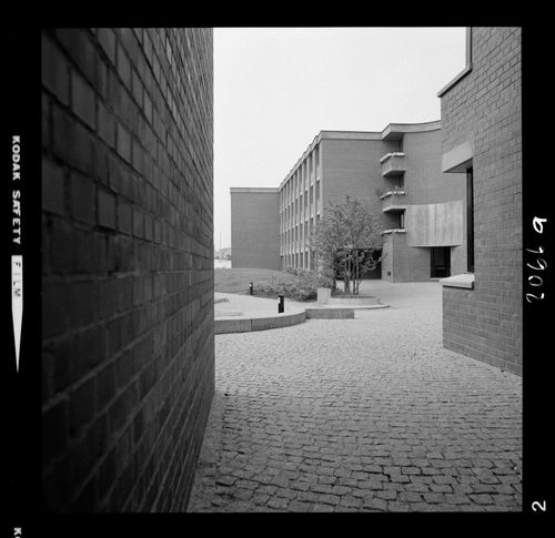 Foto: Georg Gisel (Foto), Universitätskirche und Gemeindezentrum Mainz von Ernst Gisel, um 1970